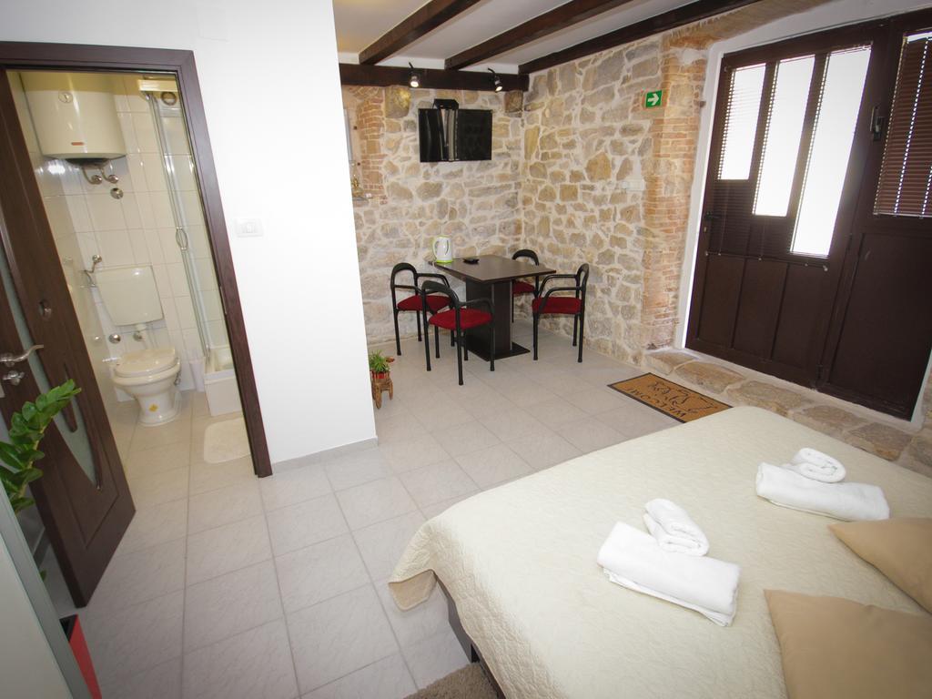 Guest House Vagabundo Imb สปลิท ภายนอก รูปภาพ